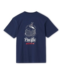 Pacific DRIVE-IN（パシフィックドライブイン）の「PDI WAPPEN×PANCAKE TEE（Tシャツ/カットソー）」