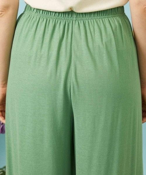 Jocomomola(ホコモモラ)の「【接触冷感】天竺フラワーレースペチコートパンツ(その他パンツ・レディース・ブラック/ネイビー/グリーン・40)」の13枚目の写真