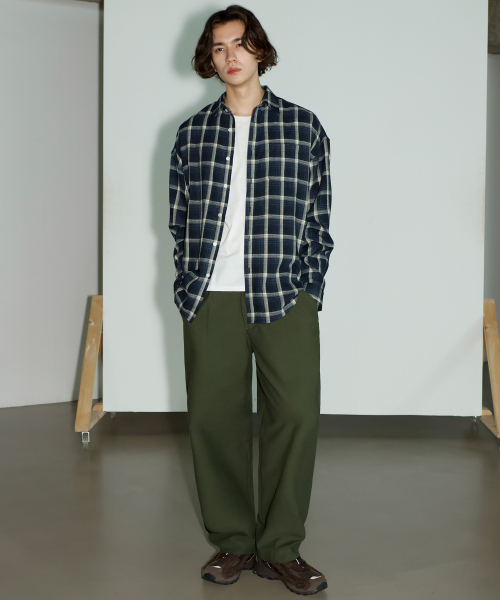 SIGNATURE（シグネチャ）の「ハーフバンディングワイドチノパンツ[カーキ]（その他パンツ・メンズ・その他・SMALL）」の4枚目の写真