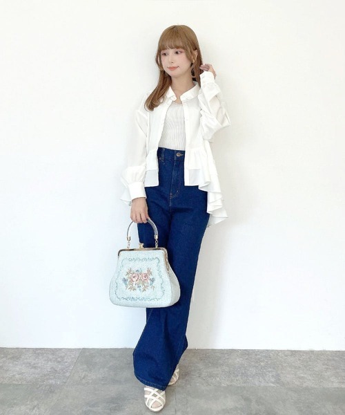 F i.n.t（フィント）の「【UVカット】ラッフルヘムUVカットオーバーシャツ/fint フィント（シャツ/ブラウス・レディース・オフホワイト/ライトグレー・FREE）」の3枚目の写真