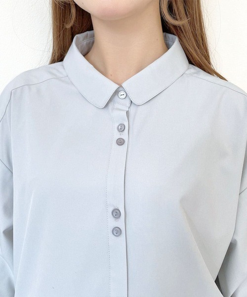F i.n.t（フィント）の「【UVカット】ラッフルヘムUVカットオーバーシャツ/fint フィント（シャツ/ブラウス・レディース・オフホワイト/ライトグレー・FREE）」の11枚目の写真