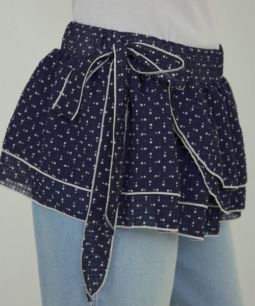 OURNOSTALGIA（アワー ノスタルジア）の「Embo dot shirring skirt_Navy(O25-SK08)（スカート・レディース・Beige・FREE）」の3枚目の写真