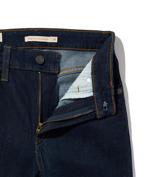 Levi's(リーバイス)の「Levi's/リーバイス 725 ハイライズ ブーツカット ダークインディゴリンス(デニムパンツ・レディース・ダークインディゴブルー・23inch/24inch/25inch/26inch/27inch/28inch)」の9枚目の写真