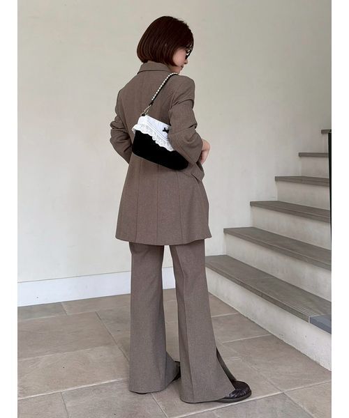 LILY BROWN(リリーブラウン)の「センターラインフレアパンツ(その他パンツ・レディース・ブラック/ベージュ/グレー・0/1)」の15枚目の写真