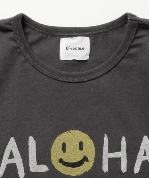 こども ビームス（コドモビームス）の「6°vocale × こども ビームス / 別注 ALOHA Tシャツ (130cm)（Tシャツ/カットソー・キッズ・チャコールグレー/レッド系その他・130）」の4枚目の写真