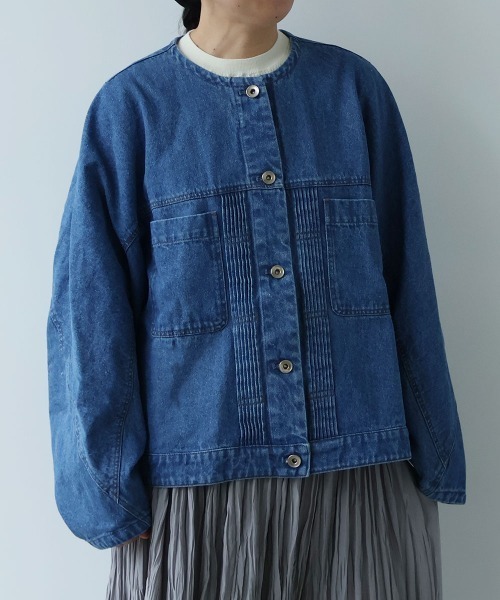 yuni(ユニ )の「10oz denim pin tuck cocoon ブルゾン(デニムジャケット・レディース・ネイビー/サックスブルー・FREE)」の2枚目の写真