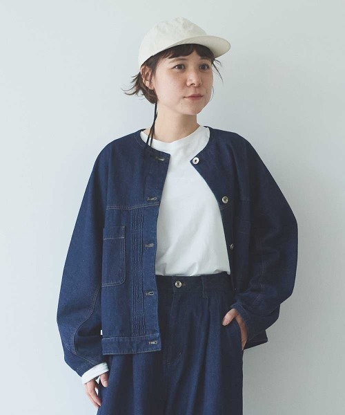 yuni(ユニ )の「10oz denim pin tuck cocoon ブルゾン(デニムジャケット・レディース・ネイビー/サックスブルー・FREE)」の19枚目の写真