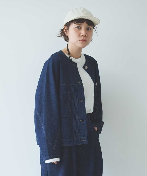 yuni(ユニ )の「10oz denim pin tuck cocoon ブルゾン(デニムジャケット・レディース・ネイビー/サックスブルー・FREE)」の20枚目の写真
