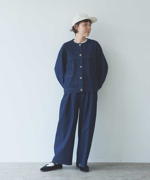 yuni(ユニ )の「10oz denim pin tuck cocoon ブルゾン(デニムジャケット・レディース・ネイビー/サックスブルー・FREE)」の21枚目の写真