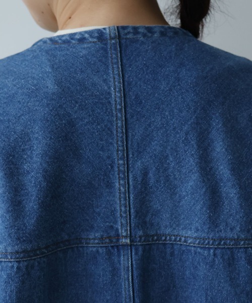 yuni(ユニ )の「10oz denim pin tuck cocoon ブルゾン(デニムジャケット・レディース・ネイビー/サックスブルー・FREE)」の11枚目の写真