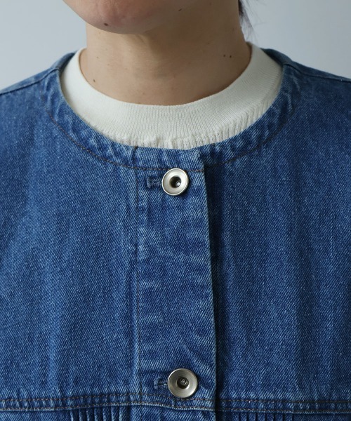 yuni(ユニ )の「10oz denim pin tuck cocoon ブルゾン(デニムジャケット・レディース・ネイビー/サックスブルー・FREE)」の12枚目の写真