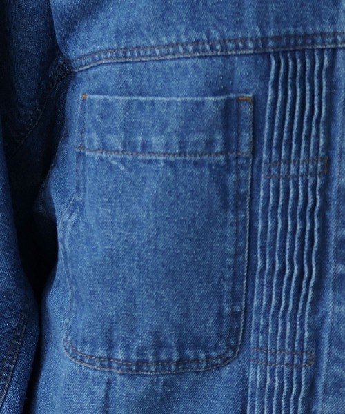 yuni(ユニ )の「10oz denim pin tuck cocoon ブルゾン(デニムジャケット・レディース・ネイビー/サックスブルー・FREE)」の13枚目の写真