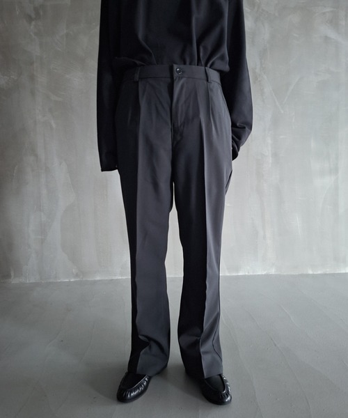 WESTBOY(ウエストボーイ)の「Y2K ワンタック フレアパンツ WO26W7PT15(スラックス・メンズ・ブラック・M/XL/L)」の1枚目の写真
