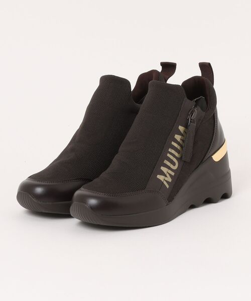 MUUM(ムーム)の「【MUUM】ムーム ロゴサイドジッパー付き ニットハイカットスニーカー(スニーカー・レディース・ブラック×ブラック/ダークブラウン・23.0cm/23.5cm/24.0cm/24.5cm)」の1枚目の写真