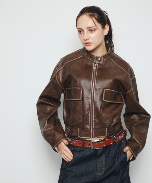 DAZE(デイズ)の「スタンドカラー 合成皮革 ブルゾン(ブルゾン・メンズ・ブラック系/ブラウン系・LARGE/MEDIUM/SMALL)」の6枚目の写真