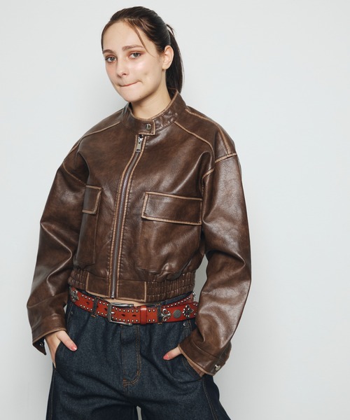 DAZE(デイズ)の「スタンドカラー 合成皮革 ブルゾン(ブルゾン・メンズ・ブラック系/ブラウン系・LARGE/MEDIUM/SMALL)」の9枚目の写真