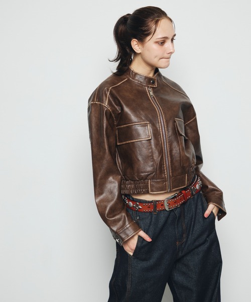 DAZE(デイズ)の「スタンドカラー 合成皮革 ブルゾン(ブルゾン・メンズ・ブラック系/ブラウン系・LARGE/MEDIUM/SMALL)」の10枚目の写真