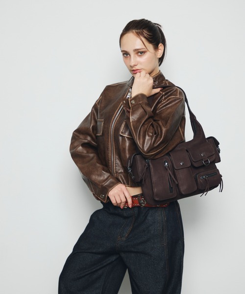 DAZE(デイズ)の「スタンドカラー 合成皮革 ブルゾン(ブルゾン・メンズ・ブラック系/ブラウン系・LARGE/MEDIUM/SMALL)」の17枚目の写真
