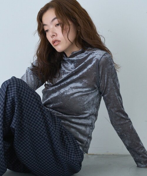 COLONY 2139（コロニートゥーワンスリーナイン）の「フロッキーメッシュボトルネックプルオーバー（Tシャツ/カットソー・レディース・ブラウン/ブラック/チャコールグレー/グレイッシュベージュ/アイボリー・FREE）」の3枚目の写真