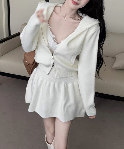 meJane(ミージェーン)の「ダブルジップフードニット × フレアミニスカート セットアップ(セットアップ・レディース・ベージュ/グレー/オフホワイト・FREE)」の12枚目の写真