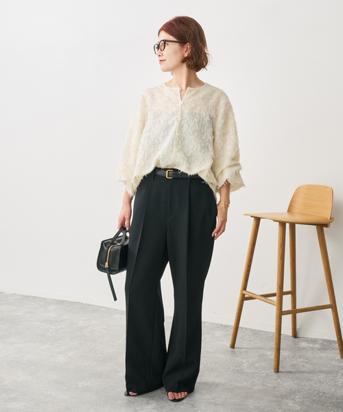 Spick & Span(スピックアンドスパン)の「カットジャガードパフスリーブブラウス(シャツ/ブラウス・レディース・ブラック/アイボリー・FREE)」の4枚目の写真