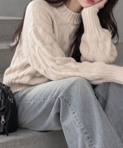 GLAMOROUS JANE(グラマラスジェーン)の「ケーブル編みハイネックニット(ニット/セーター・レディース・ピンク/ベージュ/ホワイト・FREE)」の2枚目の写真
