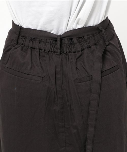 LBC（エルビーシー）の「コットンレーヨンツイルベルト付きタイトスカート（スカート・レディース・ダークグレー/モカ・MEDIUM/LARGE）」の7枚目の写真