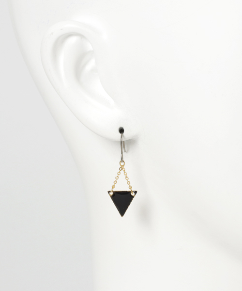 rovtski(ロフトスキー)の「Z)【LEF MADE】エポトライアングルピアス(ピアス(両耳用)・レディース・ターコイズブルー/ブラック/ホワイト/レッド/ネイビー/グレー/ベージュ・FREE)」の10枚目の写真