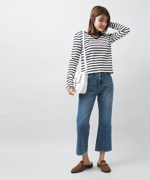 WEGO(ウィゴー)の「WEGO/クロップドフレアジーンズ(デニムパンツ・レディース・ライトインディゴブルー/インディゴブルー・MEDIUM/LARGE)」の3枚目の写真