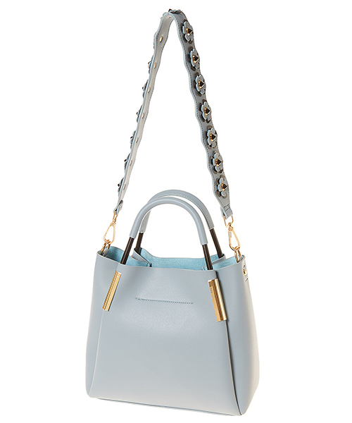 fifth（フィフス）の「フラワーショルダー2wayバッグ（ショルダーバッグ・レディース・ブラック/イエロー/ホワイト/スモークピンク/サックスブルー/ネイビー・FREE）」の4枚目の写真