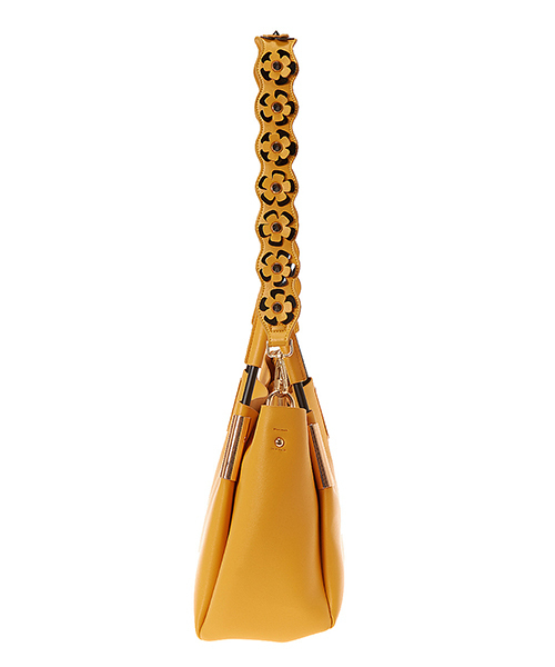 fifth（フィフス）の「フラワーショルダー2wayバッグ（ショルダーバッグ・レディース・ブラック/イエロー/ホワイト/スモークピンク/サックスブルー/ネイビー・FREE）」の8枚目の写真