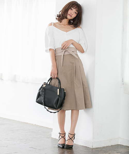 fifth（フィフス）の「フラワーショルダー2wayバッグ（ショルダーバッグ・レディース・ブラック/イエロー/ホワイト/スモークピンク/サックスブルー/ネイビー・FREE）」の15枚目の写真