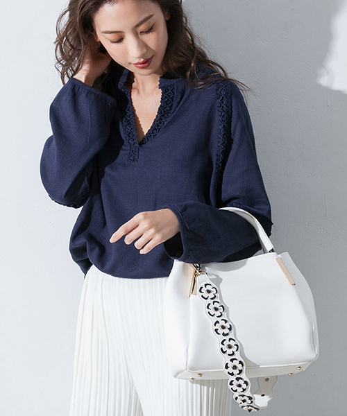 fifth（フィフス）の「フラワーショルダー2wayバッグ（ショルダーバッグ・レディース・ブラック/イエロー/ホワイト/スモークピンク/サックスブルー/ネイビー・FREE）」の17枚目の写真