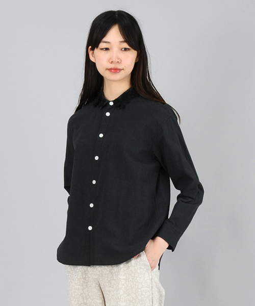 Ne-net（ネネット）の「どんぐりダンガリー（シャツ/ブラウス・レディース・ブラック/オフホワイト/グレー・02）」の3枚目の写真