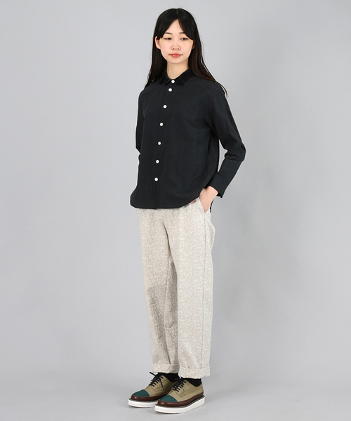 Ne-net（ネネット）の「どんぐりダンガリー（シャツ/ブラウス・レディース・ブラック/オフホワイト/グレー・02）」の7枚目の写真
