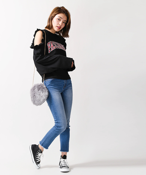WEGO(ウィゴー)の「WEGO/オープンショルダーフリルロングカットソー(Tシャツ/カットソー・レディース・ブラック/オフホワイト・FREE)」の3枚目の写真