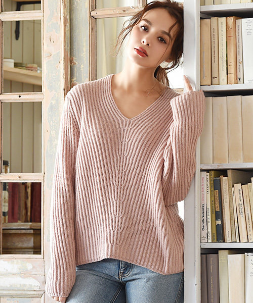 Luz Llena（ラズレナ）の「[ウール混]Vネックニットトップス（ニット/セーター・レディース・オフホワイト/マスタード/スモークピンク/グレイッシュベージュ・MEDIUM）」の4枚目の写真