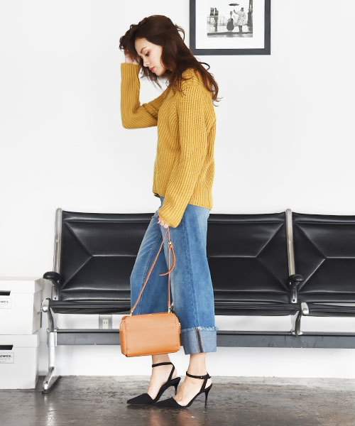 Luz Llena（ラズレナ）の「[ウール混]Vネックニットトップス（ニット/セーター・レディース・オフホワイト/マスタード/スモークピンク/グレイッシュベージュ・MEDIUM）」の5枚目の写真