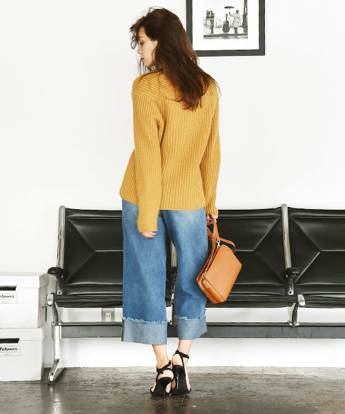 Luz Llena（ラズレナ）の「[ウール混]Vネックニットトップス（ニット/セーター・レディース・オフホワイト/マスタード/スモークピンク/グレイッシュベージュ・MEDIUM）」の16枚目の写真