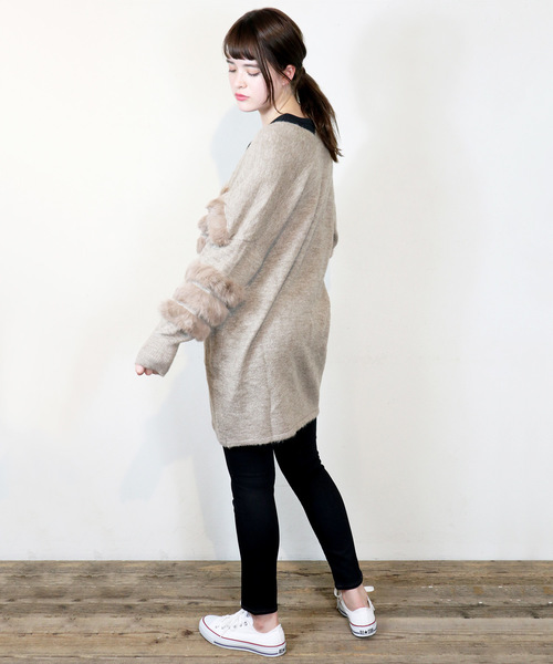 salle de bal(サルデバル)の「ラビットファーニットカーディガン(カーディガン/ボレロ・レディース・チャコールグレー/ベージュ/グレー・FREE)」の16枚目の写真