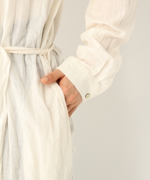 A part by（アパートバイ）の「LiCoワッシャーロングシャツワンピース 790466（ワンピース・レディース・ホワイト/ネイビー/ライトブルー/レッド・FREE）」の10枚目の写真