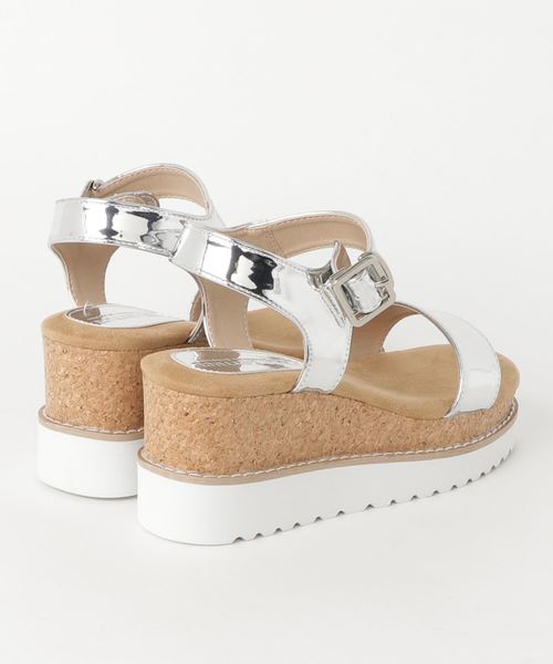 KOBE LETTUCE（コウベレタス）の「2段厚底ワンベルトデザインストラップウェッジサンダル（サンダル・レディース・ホワイト/ブラック/シルバー/ブルー系その他/グレイッシュベージュ・LL/S/M/L）」の6枚目の写真