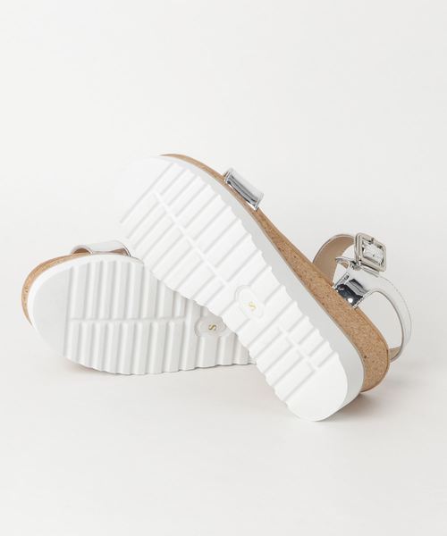 KOBE LETTUCE（コウベレタス）の「2段厚底ワンベルトデザインストラップウェッジサンダル（サンダル・レディース・ホワイト/ブラック/シルバー/ブルー系その他/グレイッシュベージュ・LL/S/M/L）」の7枚目の写真