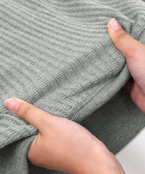 Pierrot（ピエロ）の「ワッフルプルオーバー/サーマル（スウェット・レディース・ブラック/ネイビー/アイボリー/杢グレー/レンガ/モカ/ブルー系その他・M/L）」の8枚目の写真
