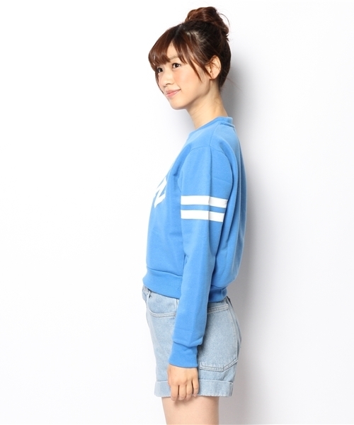 WEGO（ウィゴー）の「WEGO/ショート丈ロゴプリントスウェット（スウェット・レディース・オフホワイト/杢グレー/ブルー・FREE）」の5枚目の写真