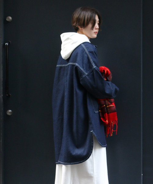 notch.（ノッチ）の「デニムオーバーサイズルーズジャケット（デニムジャケット・レディース・ライトインディゴブルー/ダークインディゴブルー・M）」の3枚目の写真