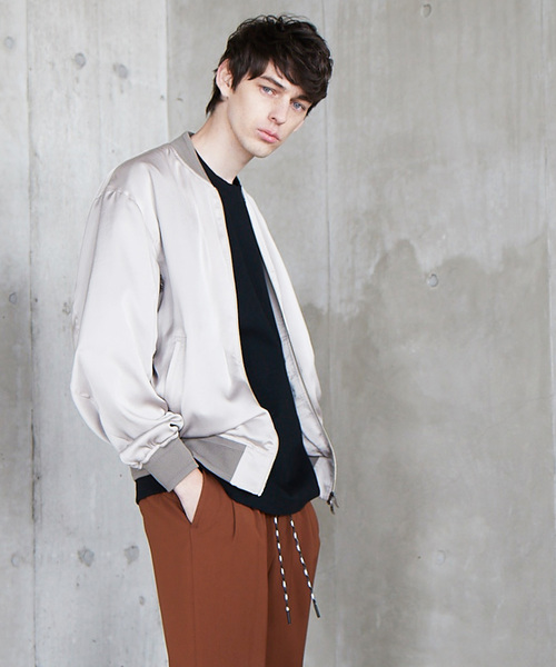 MAISON SPECIAL(メゾンスペシャル)の「テックファブリックオーバーサイズサテンブルゾン 【MAISON SPECIAL/メゾンスペシャル】(ブルゾン・メンズ・ブラック/ベージュ/ラベンダー・44/46/48)」の8枚目の写真