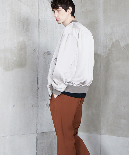 MAISON SPECIAL(メゾンスペシャル)の「テックファブリックオーバーサイズサテンブルゾン 【MAISON SPECIAL/メゾンスペシャル】(ブルゾン・メンズ・ブラック/ベージュ/ラベンダー・44/46/48)」の14枚目の写真