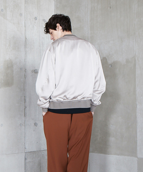 MAISON SPECIAL(メゾンスペシャル)の「テックファブリックオーバーサイズサテンブルゾン 【MAISON SPECIAL/メゾンスペシャル】(ブルゾン・メンズ・ブラック/ベージュ/ラベンダー・44/46/48)」の15枚目の写真