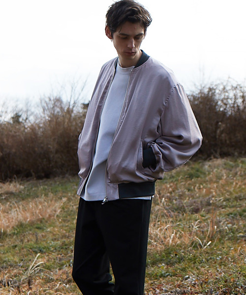 MAISON SPECIAL(メゾンスペシャル)の「テックファブリックオーバーサイズサテンブルゾン 【MAISON SPECIAL/メゾンスペシャル】(ブルゾン・メンズ・ブラック/ベージュ/ラベンダー・44/46/48)」の16枚目の写真